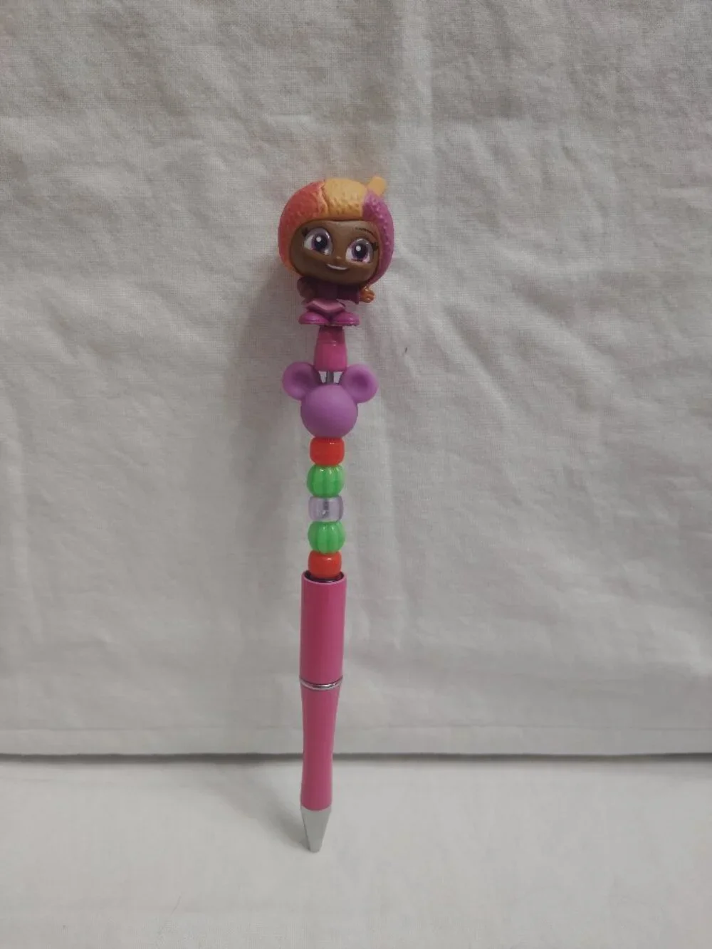 Disney Doorable- Snowanna Rainbeau- Handmade Beaded Pen
